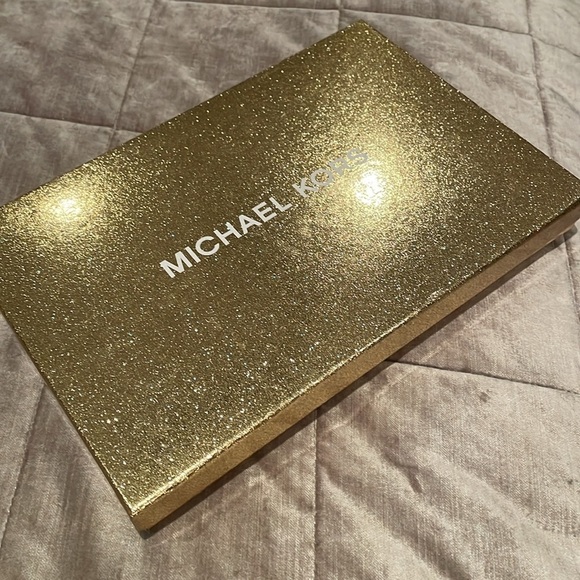 Michael Kors Jetset Wristlet in Crimson Red New in box  10” x 5 1/2” - Picture 8 of 8